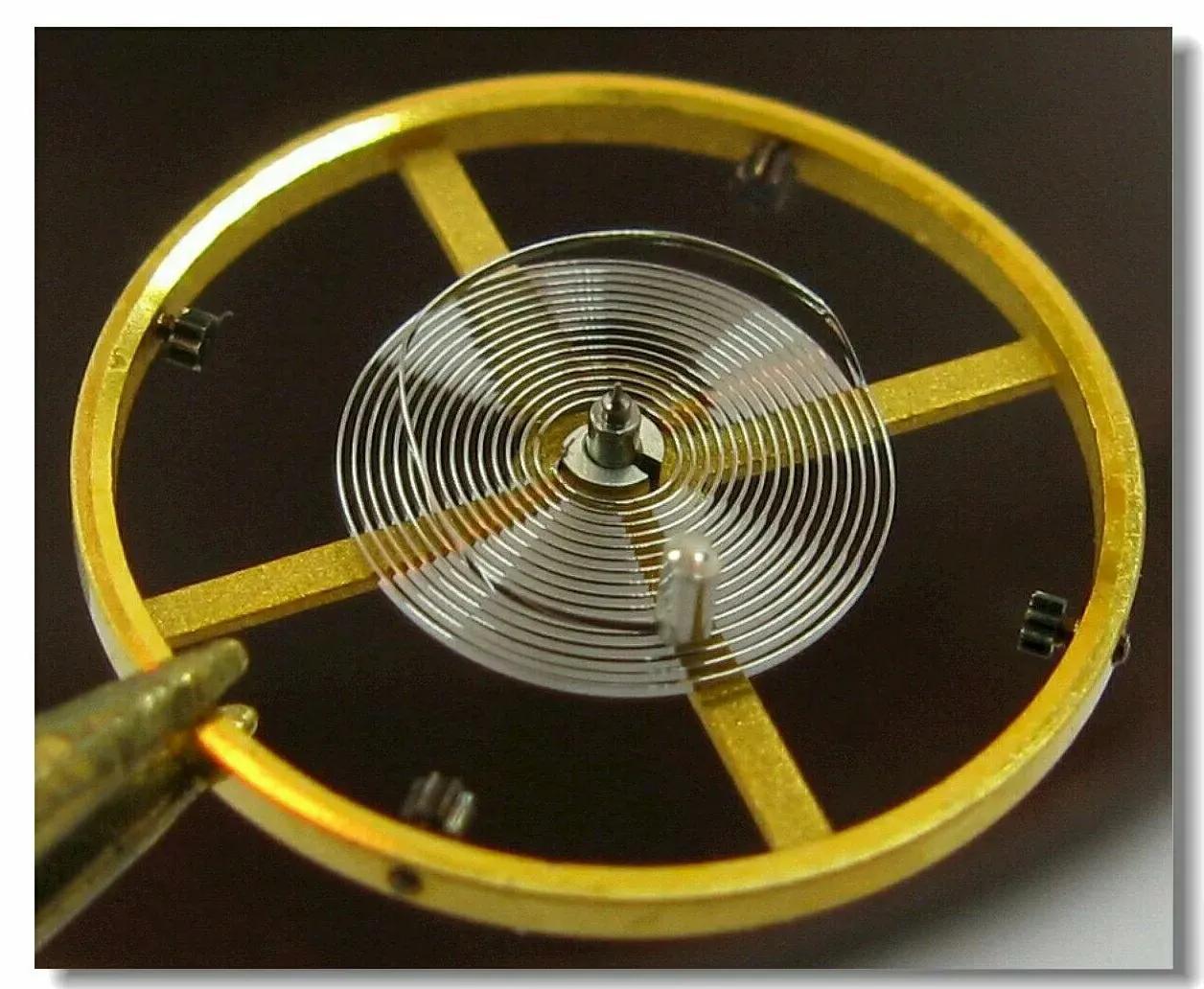 陀飞轮手表为什么这么值钱,偏心陀飞轮和同轴陀飞轮哪个贵