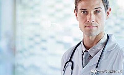 狗狗老是打喷嚏喷鼻涕,狗狗总是喷鼻子怎么办