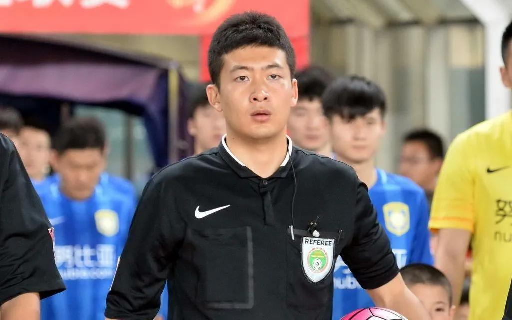 中超打裁判集锦,中超裁判播报