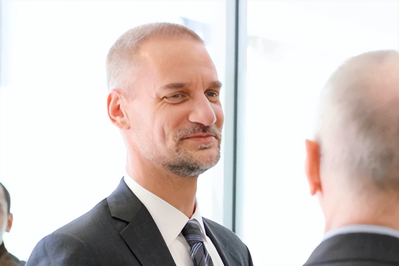 刘特佐为什么能贪马来西亚那么多钱？