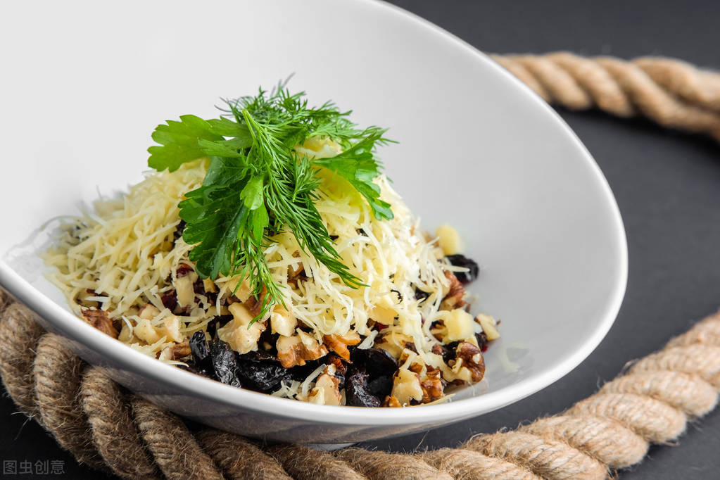 西梅干自己怎么做,西梅干是怎样做成的