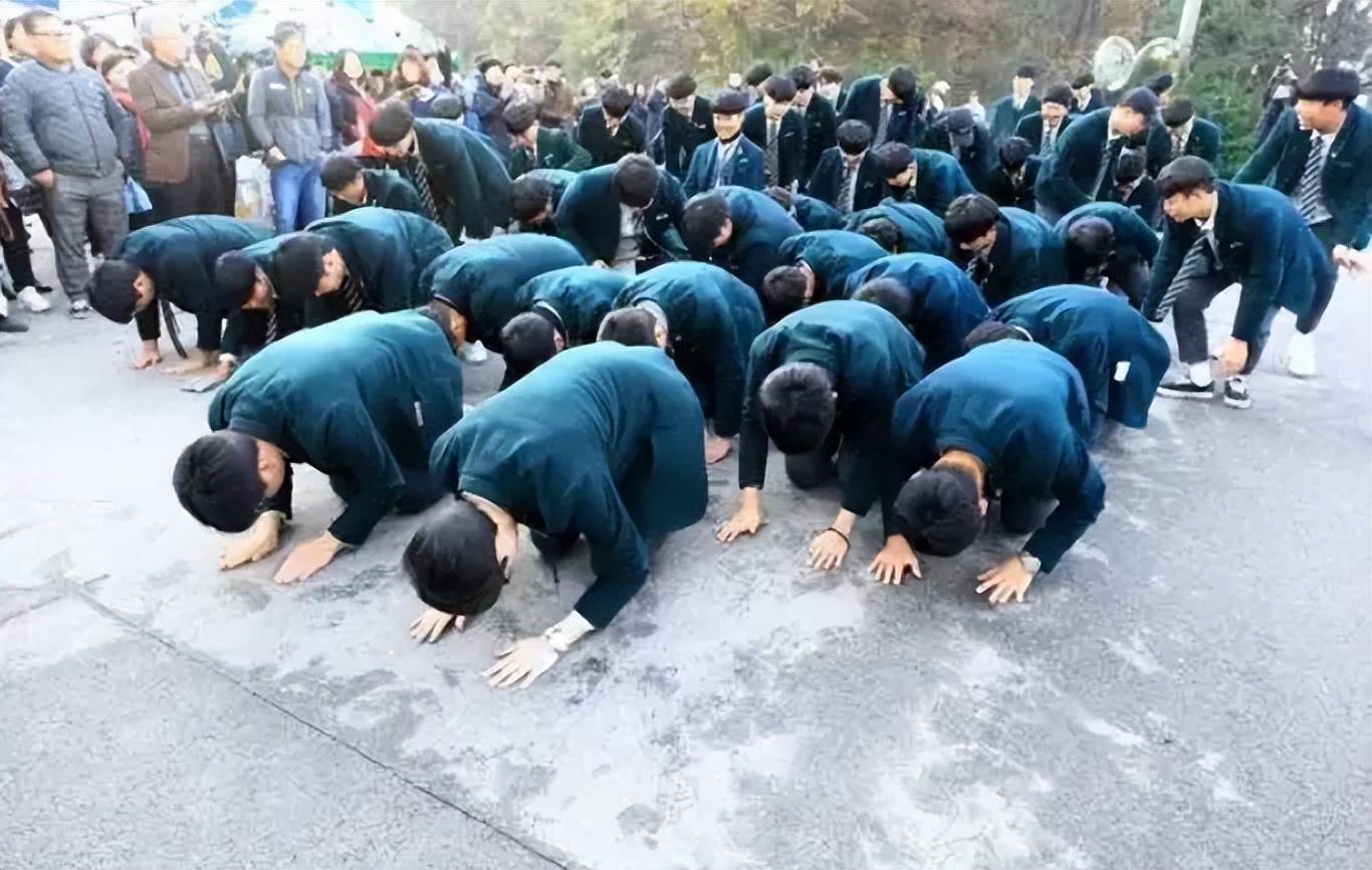 韩国内卷有多严重？学生每天只睡5小时，毕业不整容找不到工作