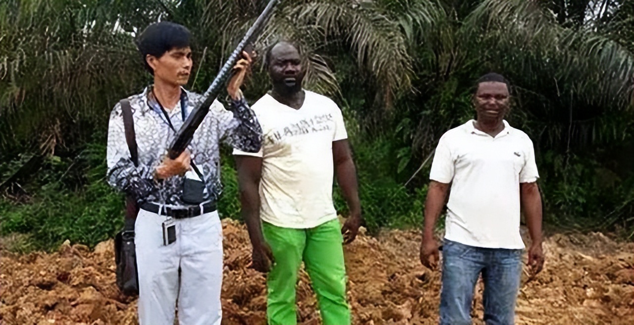 广西“上林帮”非洲淘金记：为钱殊死搏斗，常备200克金子保命