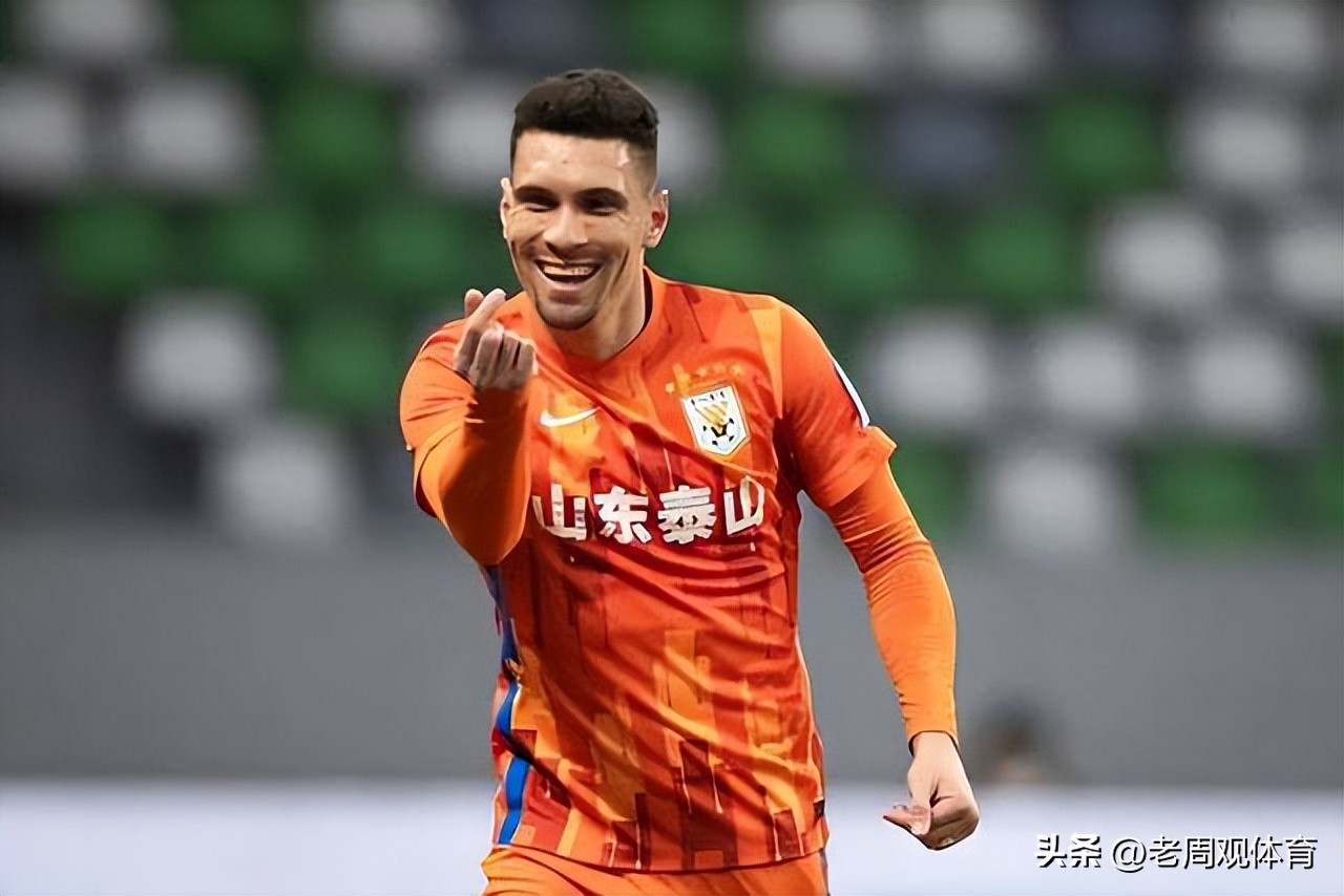 崔康熙与泰山球员,崔康熙郭田雨