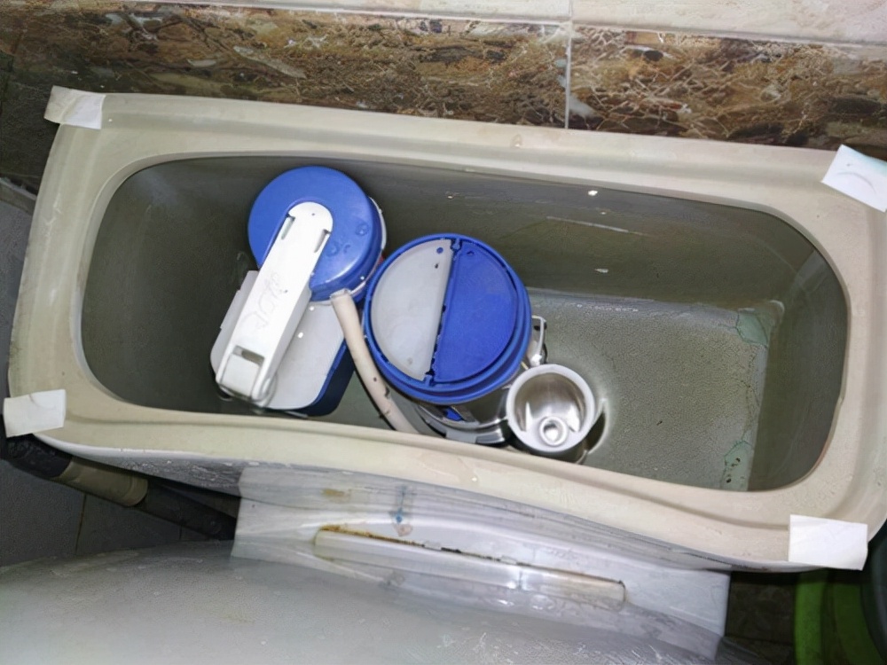 抽水马桶排水漏水什么原因,抽水马桶一直漏水怎么能解决