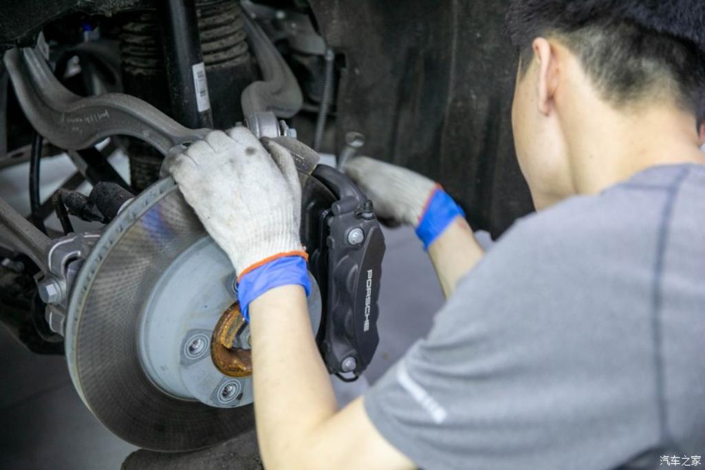 青岛保时捷panamera,保时捷panamera原车19寸轮毂