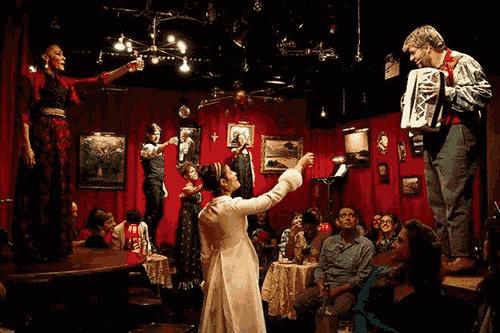 魔都“戏精”酒店，睡进莎士比亚的笔下看沉浸式神剧SleepNoMore