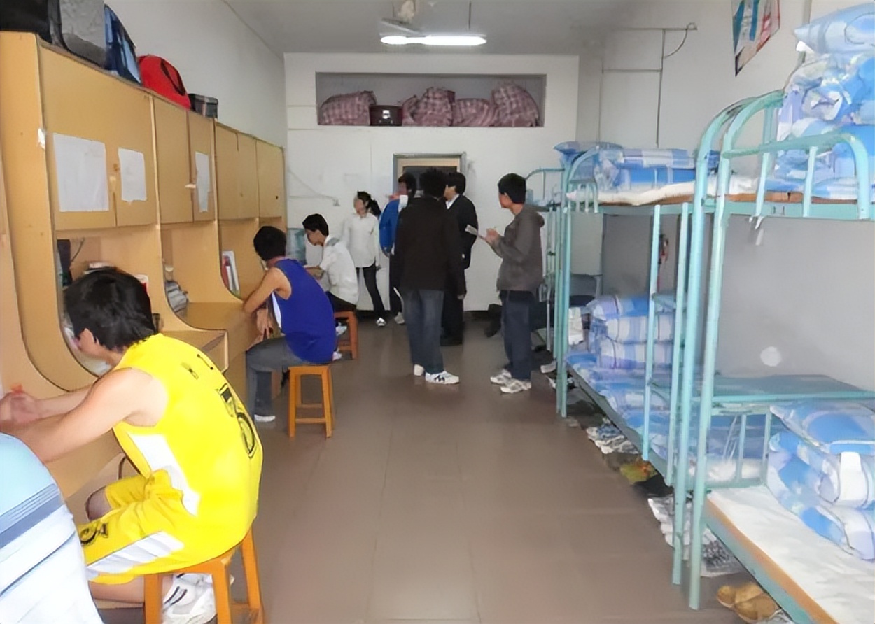 “不找上海人，影响下一代”，女大学生迷惑发言，惹室友投稿吐槽