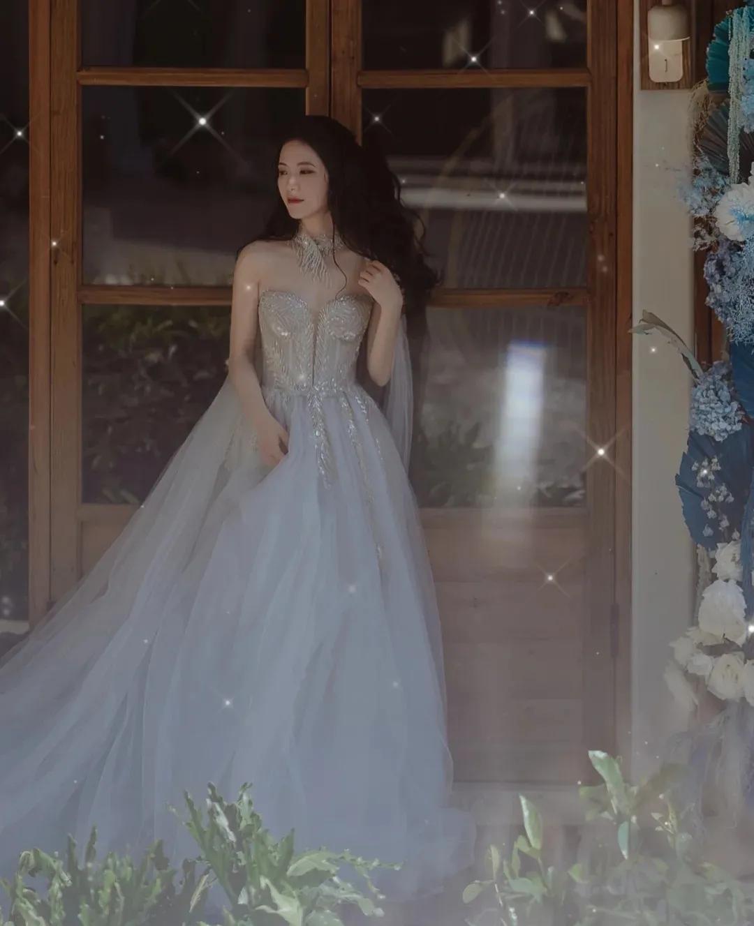 冰晶蓝的温柔浪漫，自带纯洁气息