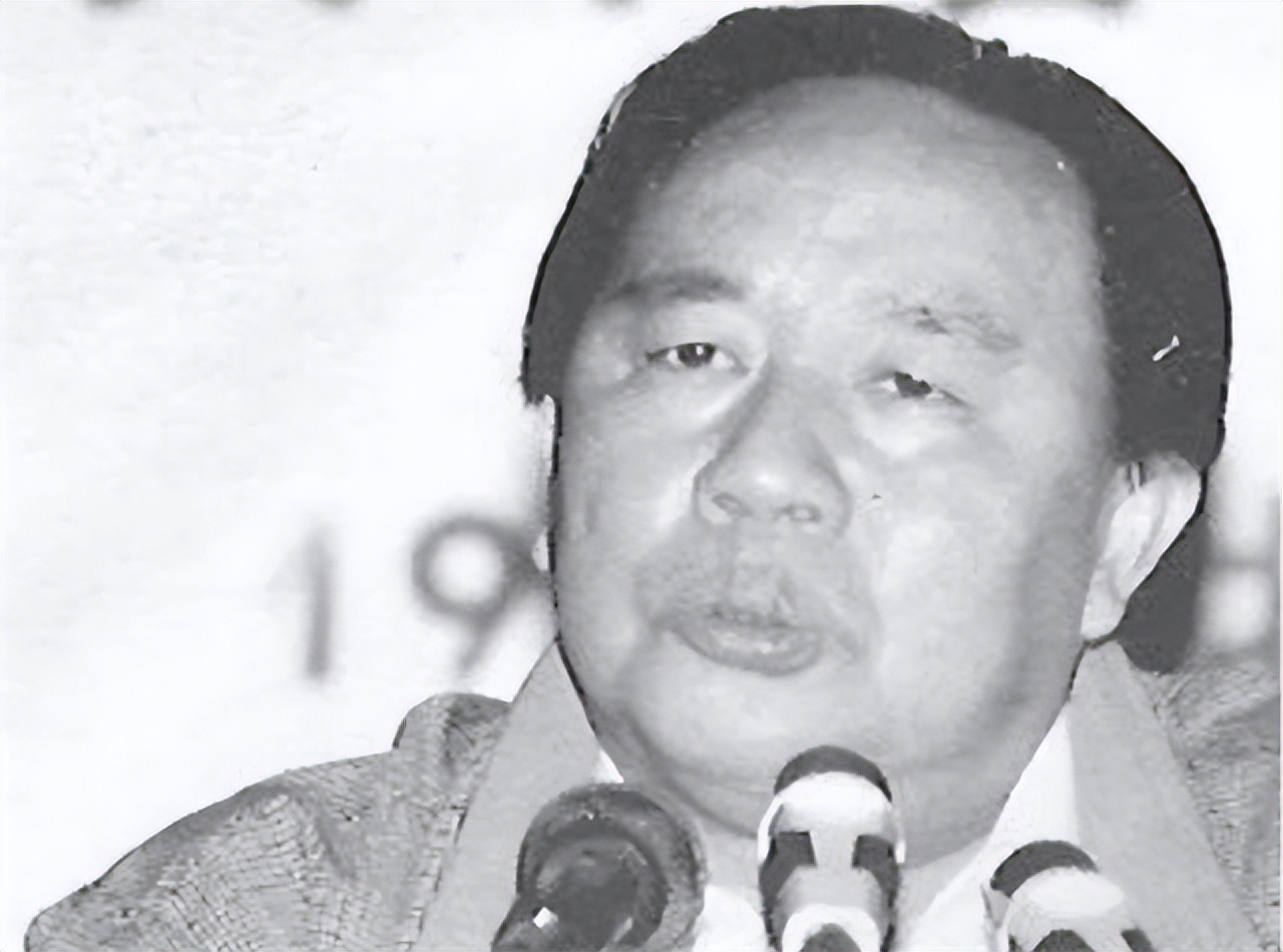 中国首位死亡的亿万富翁,中国首位千万富翁