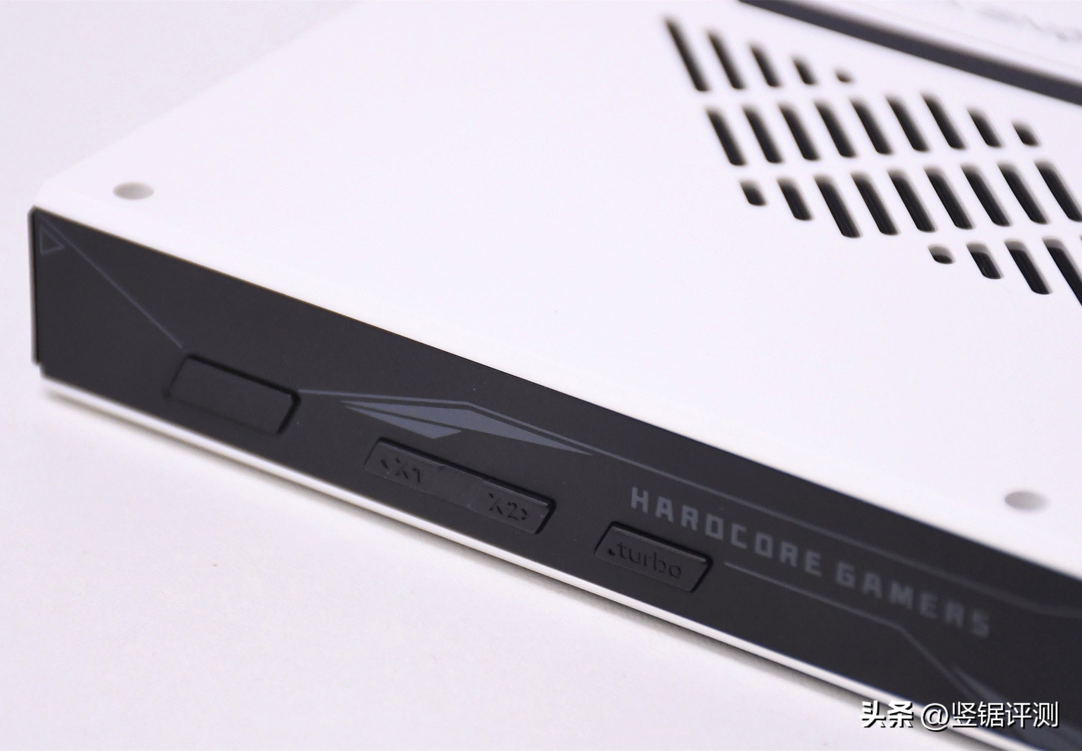 掌机多面手onexplayer2掌机评测,8.4英寸的掌机