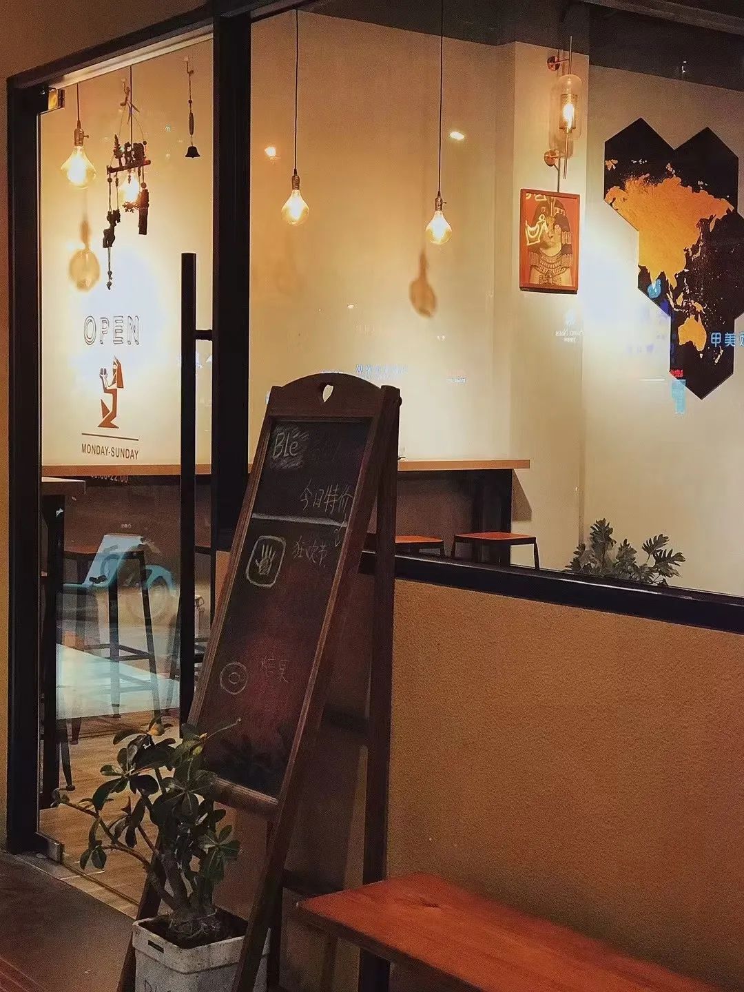 把童话揉进「包崽」！「BLEBAKERY焙林」，将面包回归纯粹