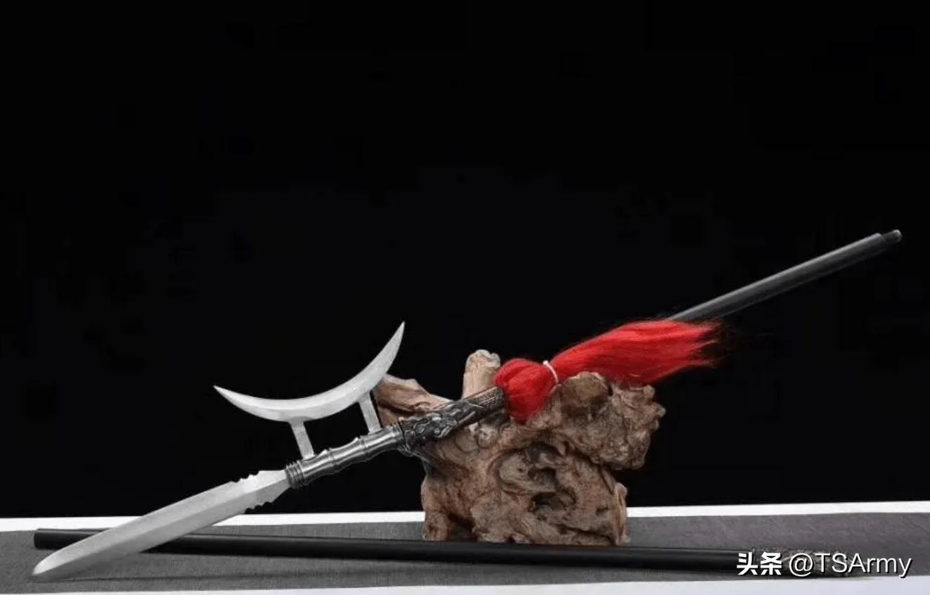 三国关羽兵器,三国演义关羽青龙偃月刀