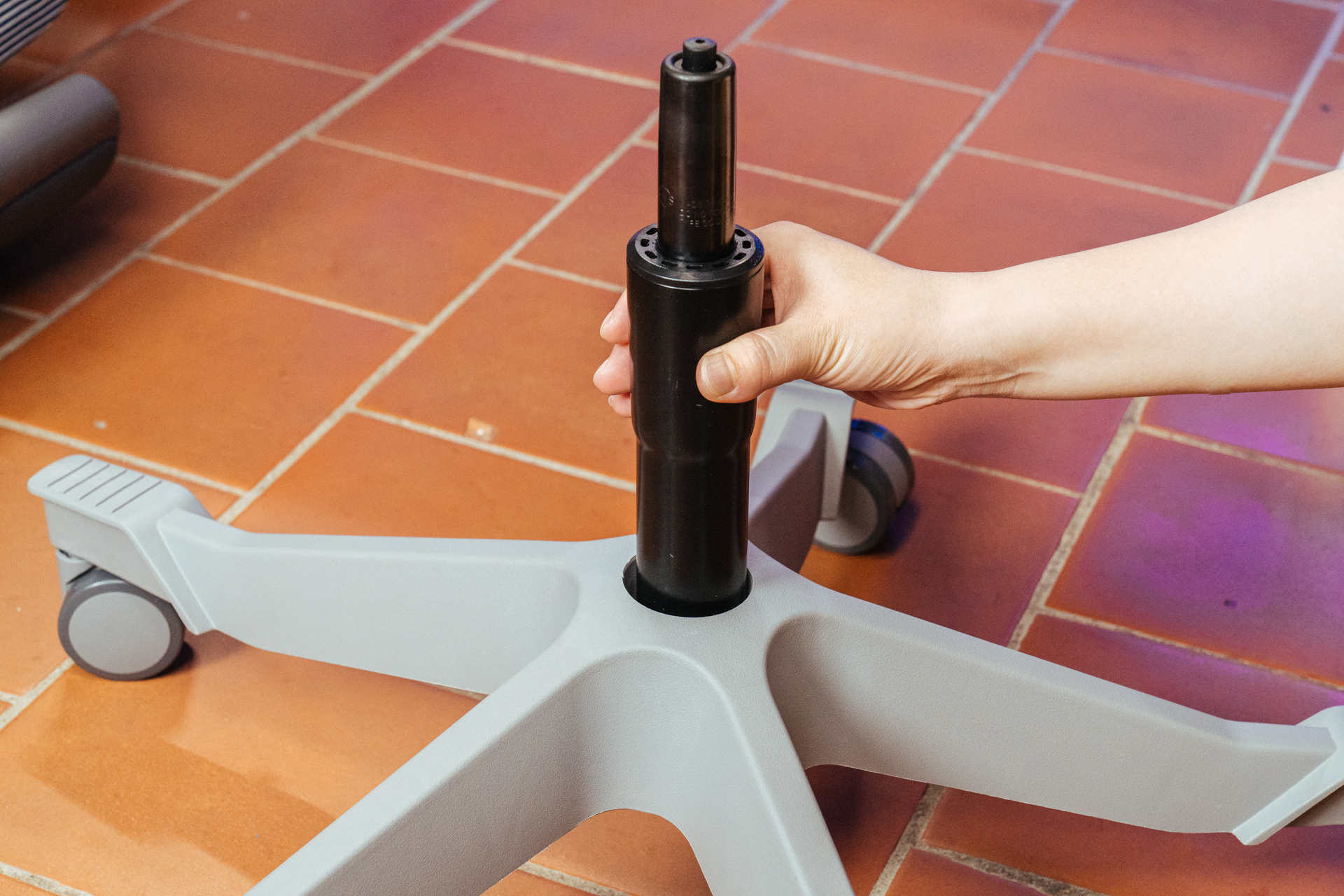 久坐办公室怎么缓解肩颈痛瑜伽,缓解办公室久坐腰疼瑜伽