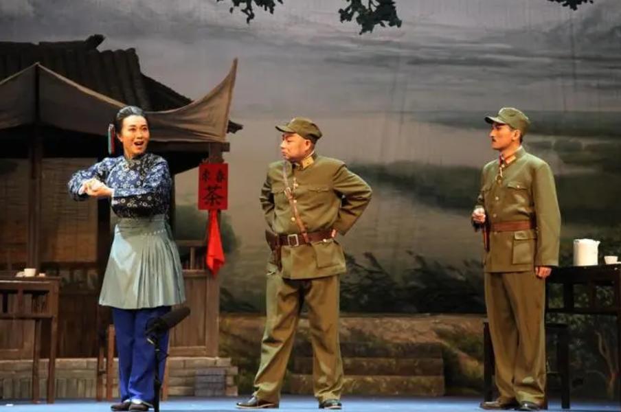 从经典走向世俗，探析小说《沙家浜》的大众传播性