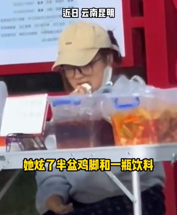 大学生校内摆摊卖什么好成本低,大学生摆摊边卖边吃