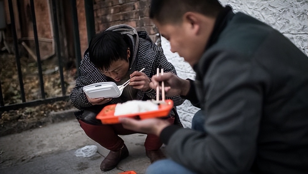 出口下降9.9%！老百姓收入增加，消费成主力，消费税释放不安信号