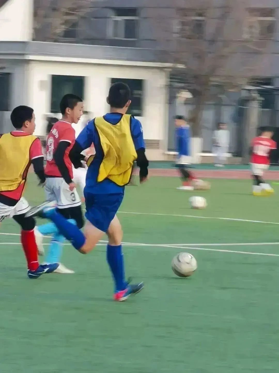 绿茵足球点亮梦想,绿茵点燃梦想