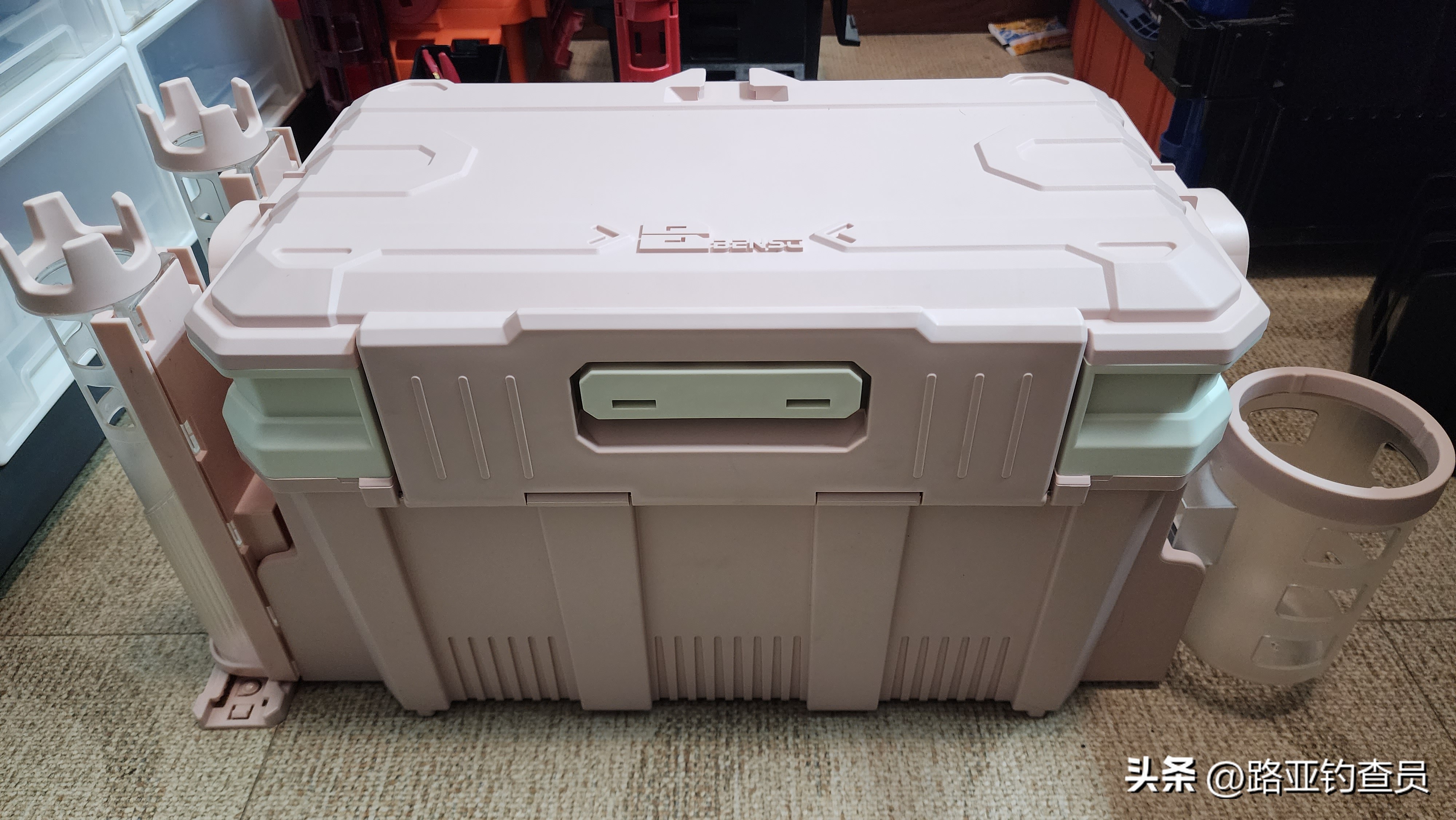 本塑路亚箱值得买吗,本塑路亚箱装鱼