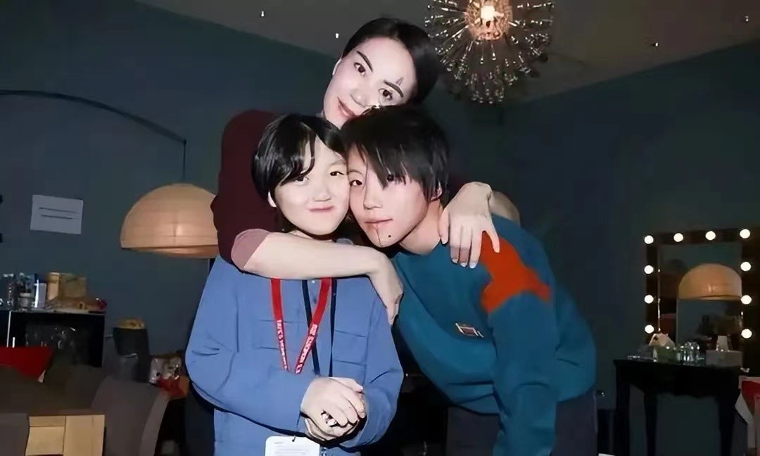 谢霆锋为什么苦追王菲,谢霆锋为什么只爱王菲