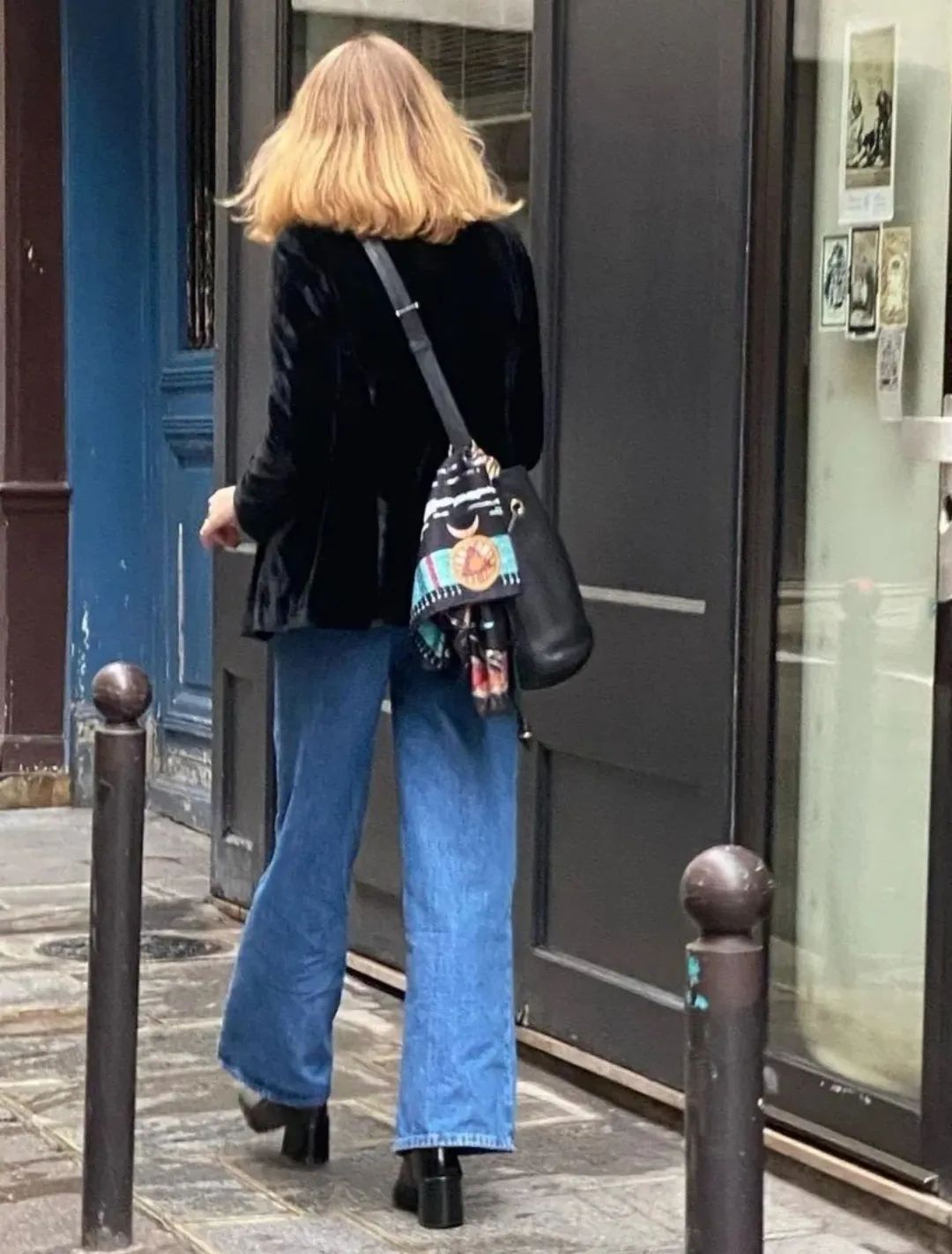 “穿越”到欧洲街头，我发现时髦的普通人们其实在穿这三双鞋子！