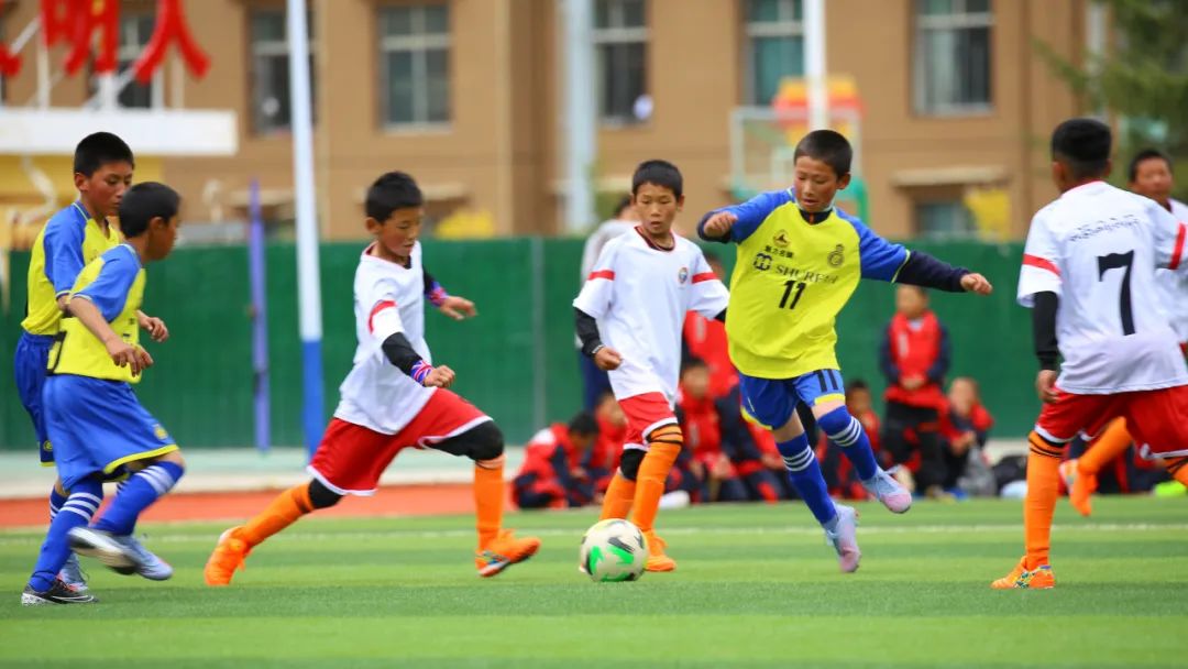 青少年足球联赛视频剪辑,少年足球赛完整视频