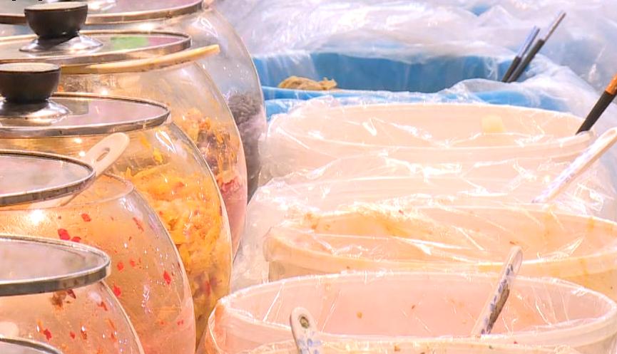 咸菜长了蛆虫还能吃吗,咸菜缸里生了蛆