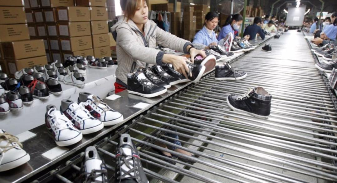 adidas代工鞋厂裁员1400人，当局约谈负责人！