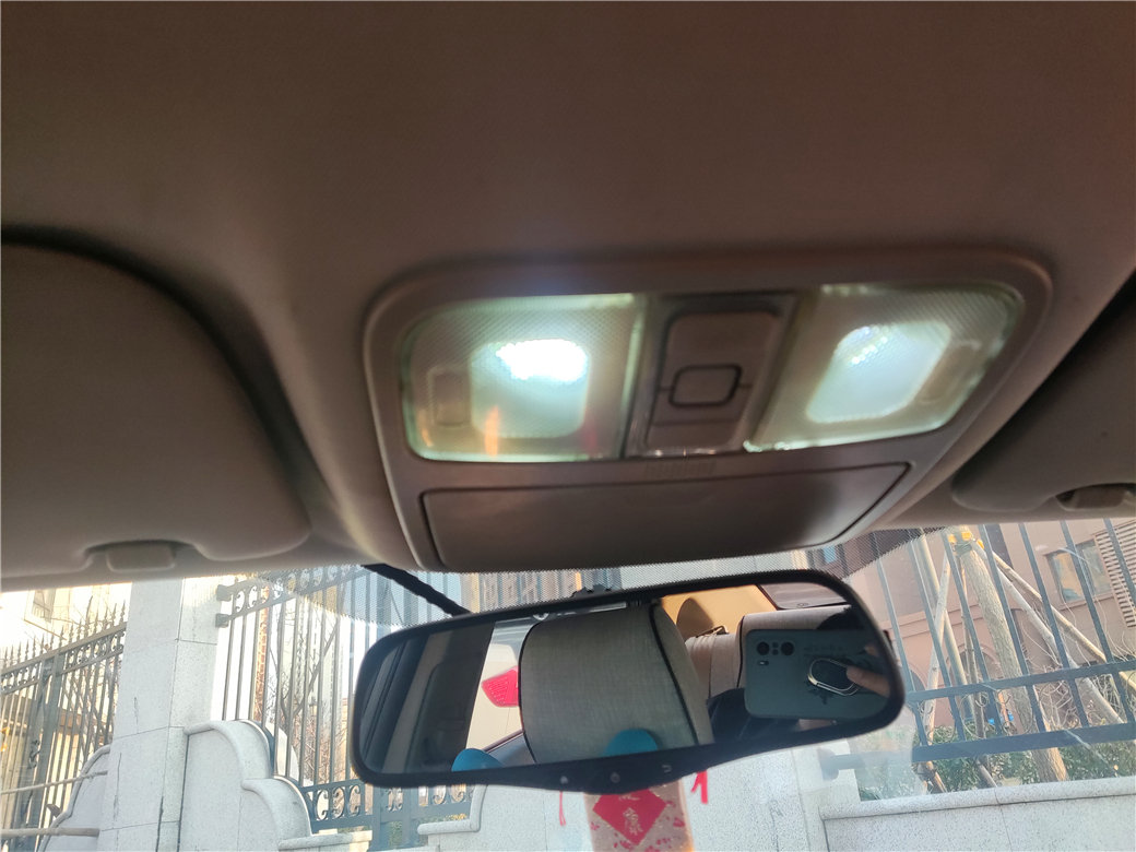 大众车添加玻璃水,汽车玻璃水添加教程