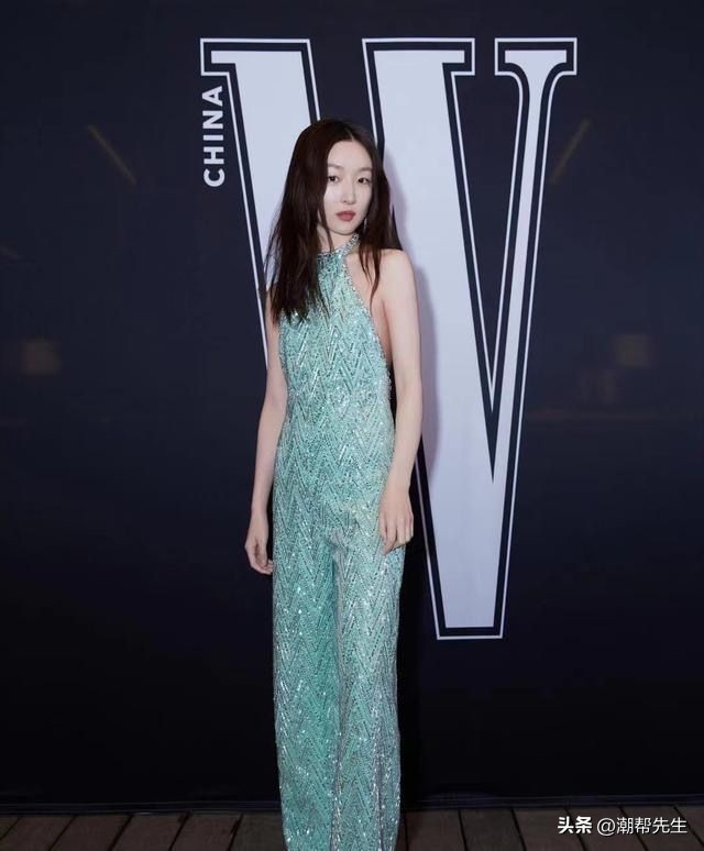 周冬雨走红毯换造型师了吗,周冬雨造型改变思路