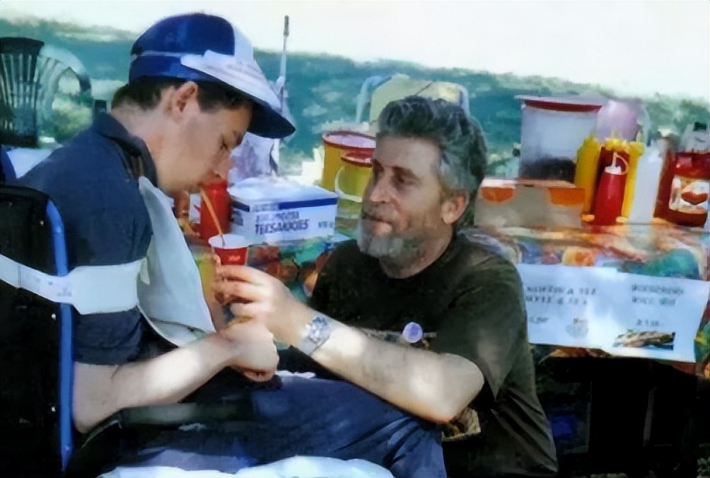 南非十三年植物人,南非男孩昏睡十一年