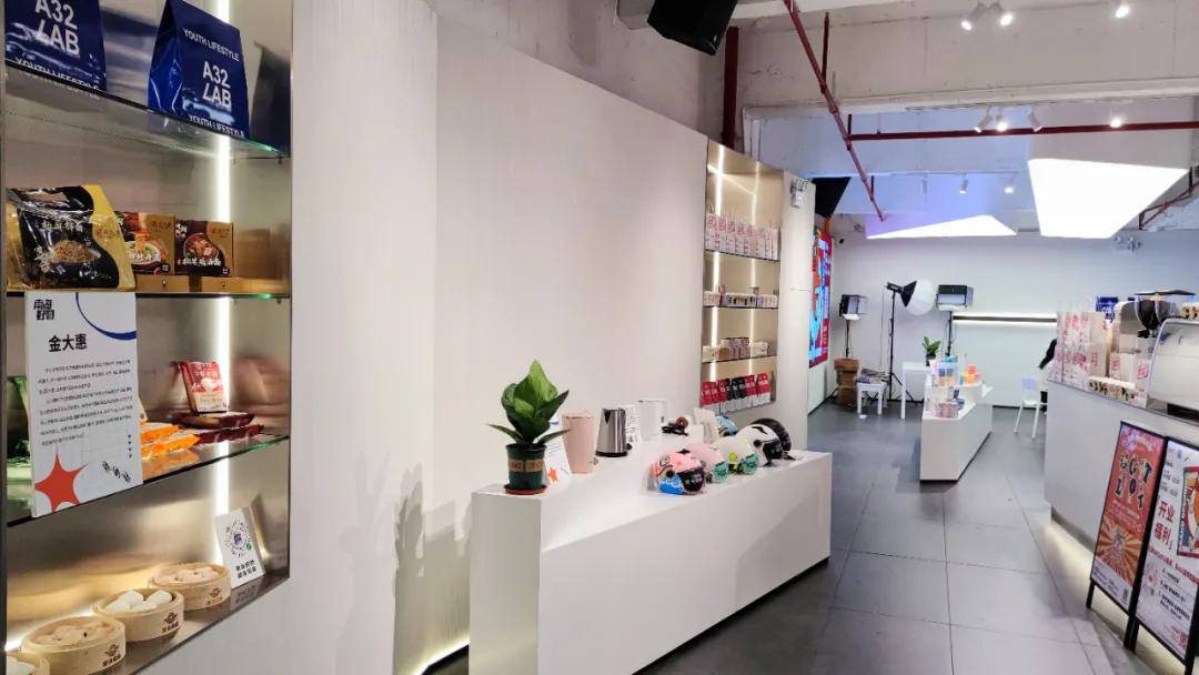 瓒協ashion鐨勫コ瑁呭簵,瓒協ashion