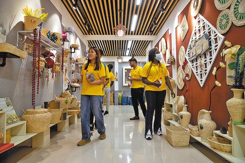 向世界介绍中国故事,向世界讲好中国故事英语演讲