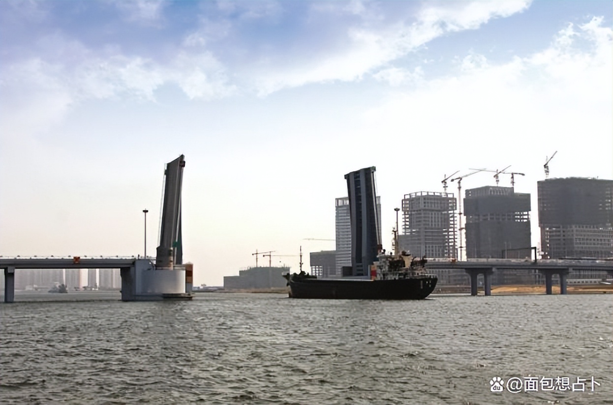 天津会折叠的大桥是怎么建造的,天津会开的桥