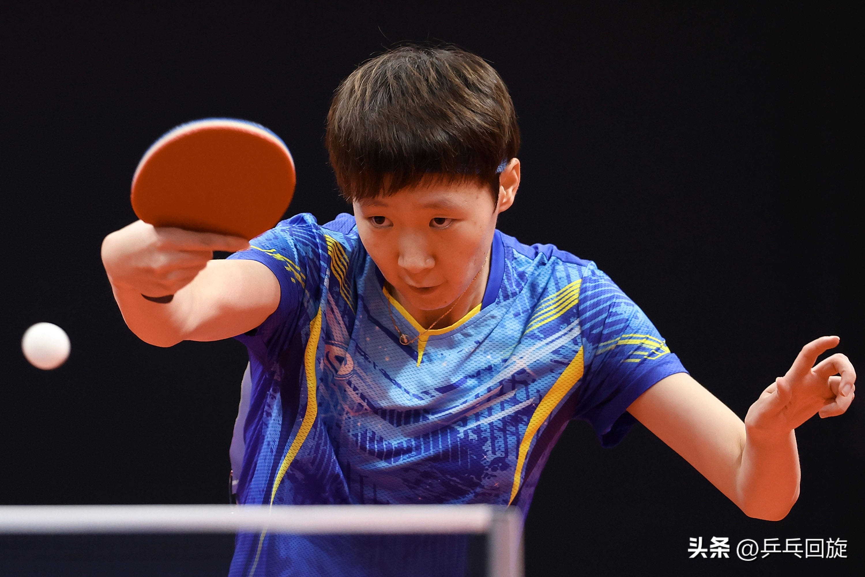 乒乓球反手初学者入门训练,乒乓球入门初学零基础教程反手