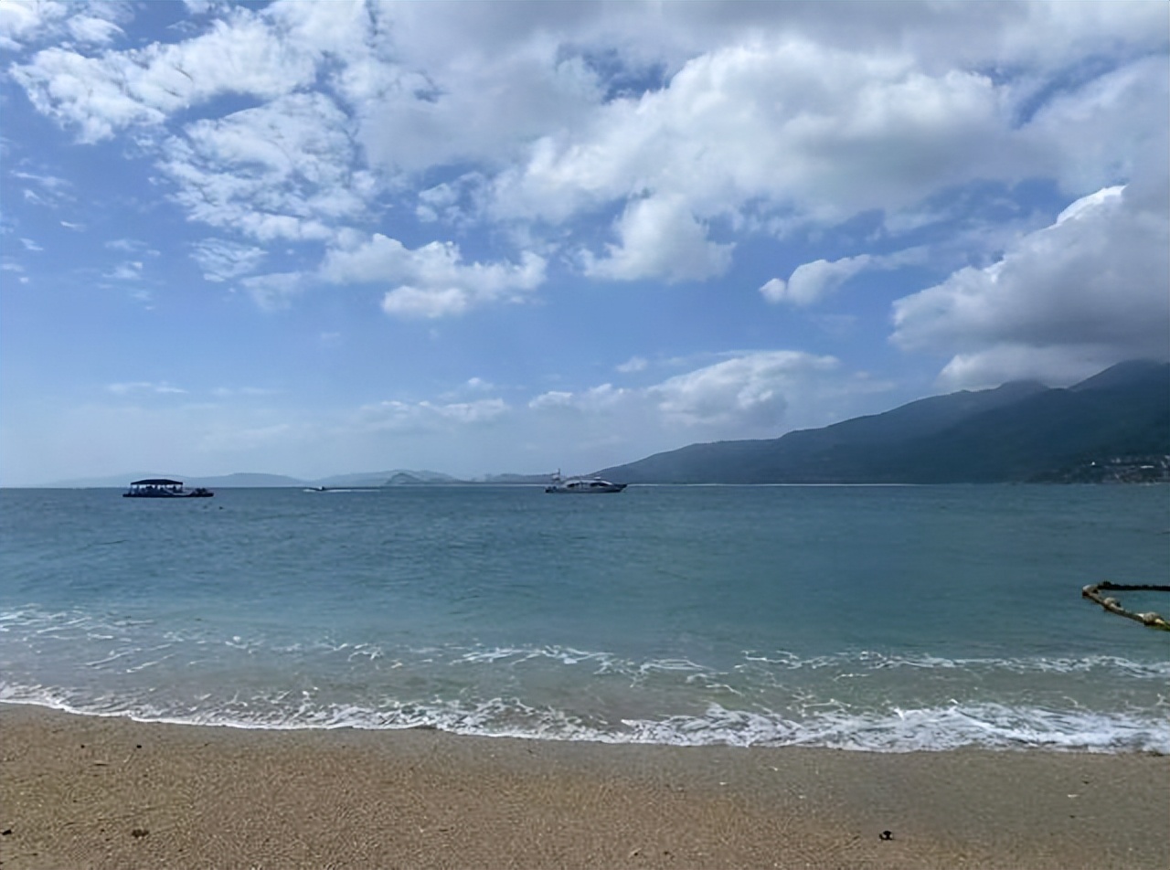 春节来三亚，他们后悔了：除夕在堵车中度过，菜市场买海鲜被要430元加工费