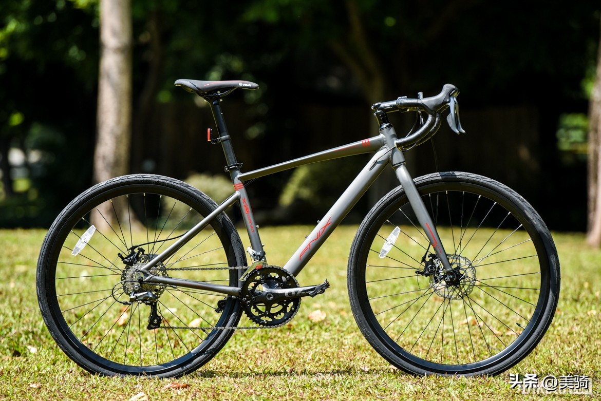 19款三阳火凤凰fnx150评测,19款三阳火凤凰fnx150测评