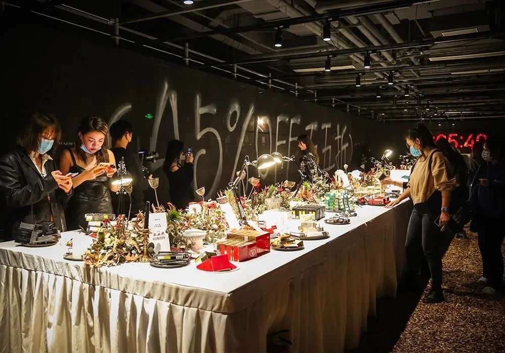 独家｜話梅要造一个“线下李佳琦”？