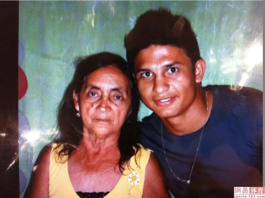 艾克森亚冠表现,艾克森登顶中超历史射手王