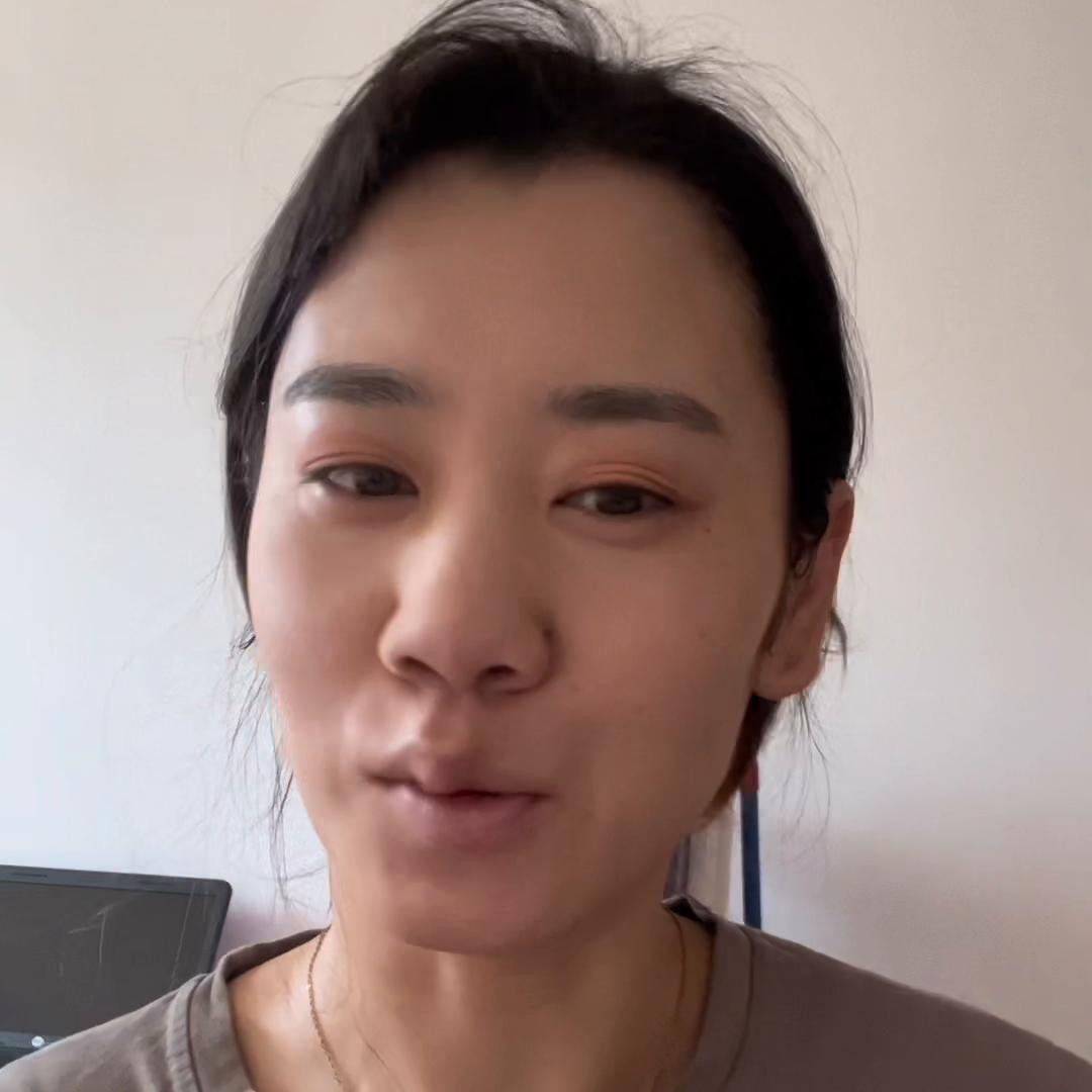 尝试竖屏做口博的第一个视频，就讲讲我和认识13年女朋友...