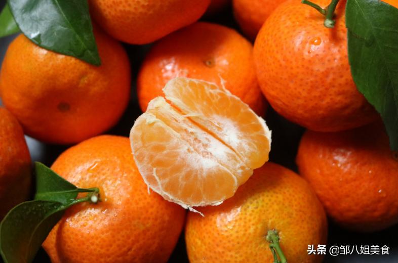 买砂糖橘时选大的还是小的,挑砂糖桔的正确方法