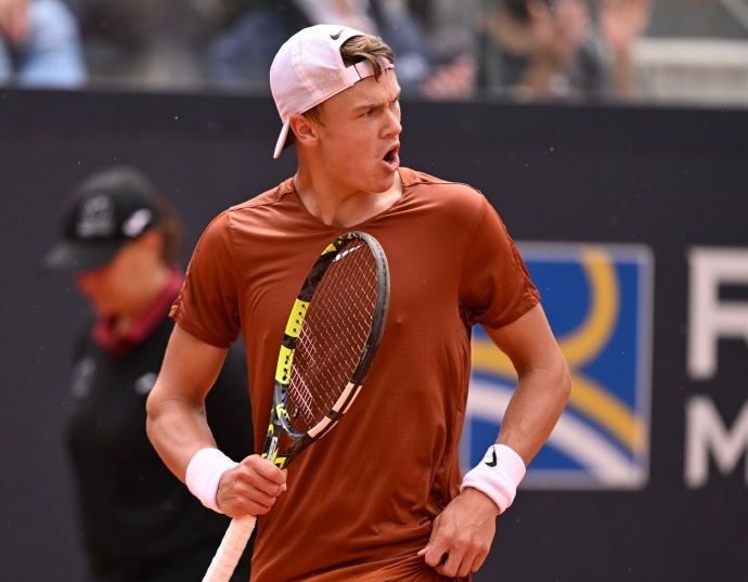 莱巴金娜收退赛礼,莱巴退赛