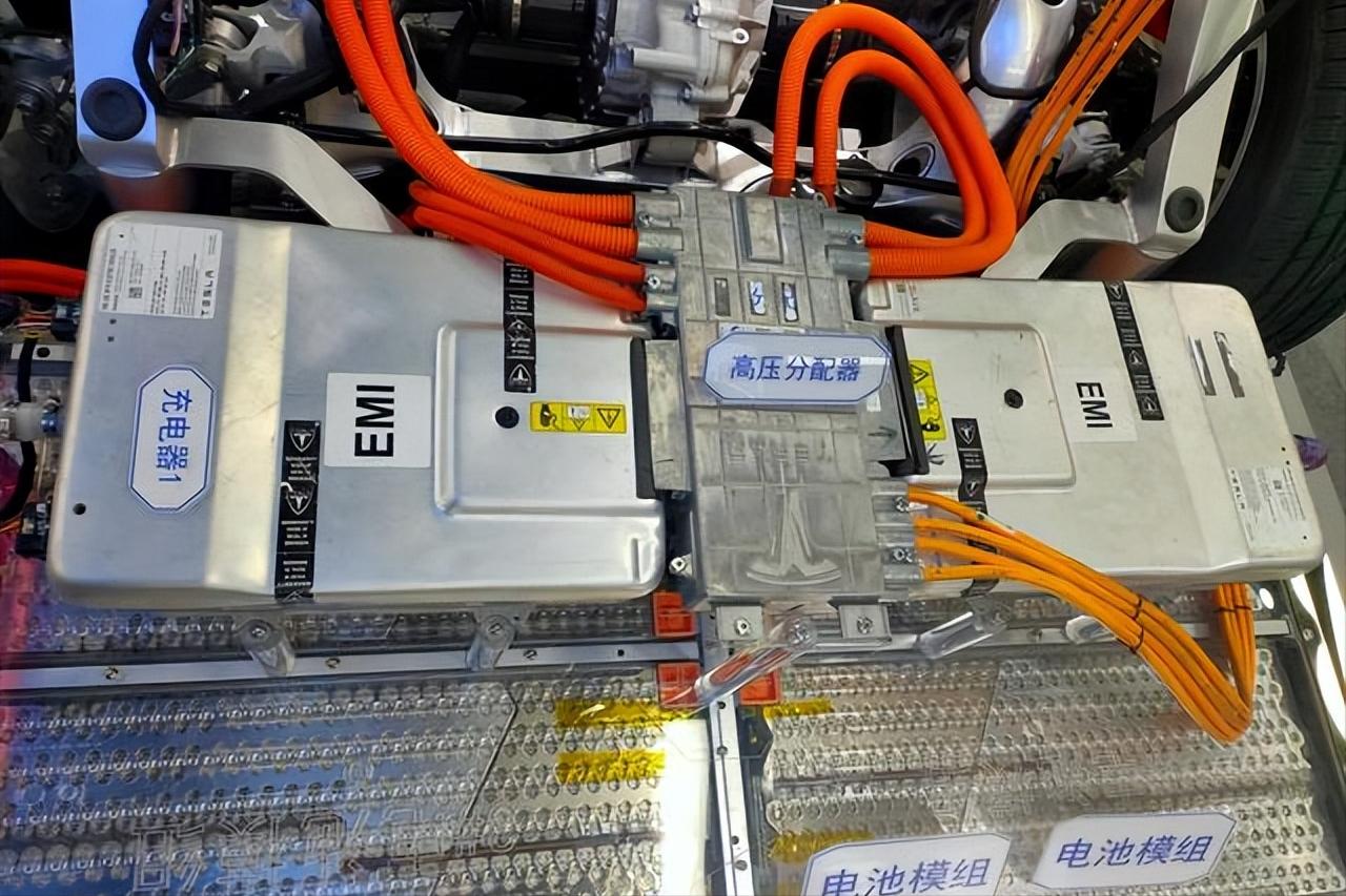 比亚迪唐EV欧洲售价曝光，力压特斯拉ModelY，比亚迪到底赢在哪？