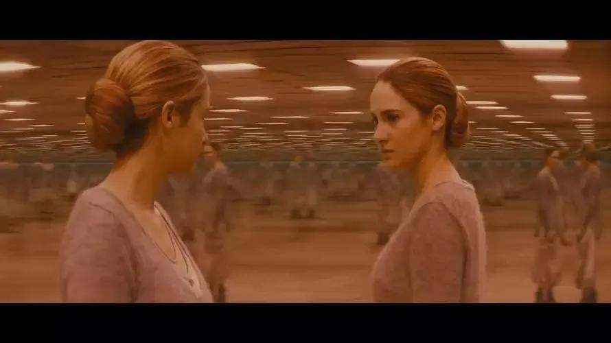 电影《分歧者异类觉醒》,分歧者异类觉醒精彩片段