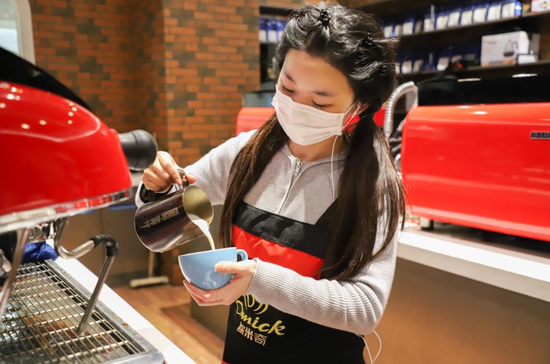 创业干货分享:这家日本超人气咖啡店,爆款竟是戚风蛋糕?