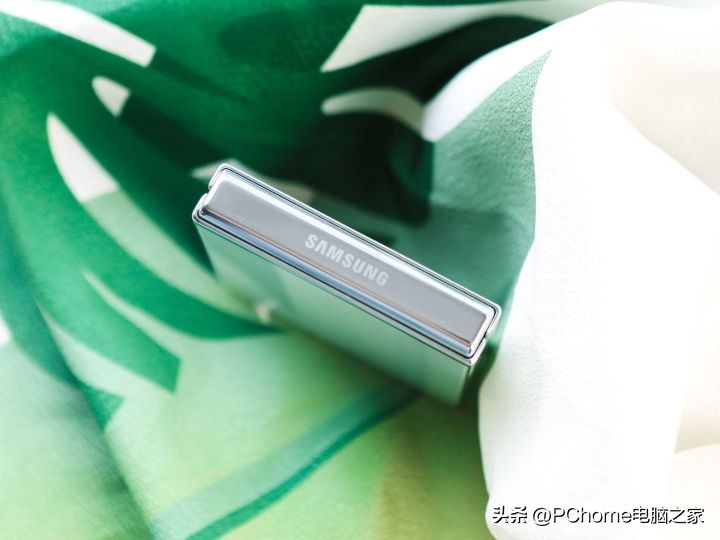 三星galaxyzflip5外屏,三星GalaxyFlip5介绍