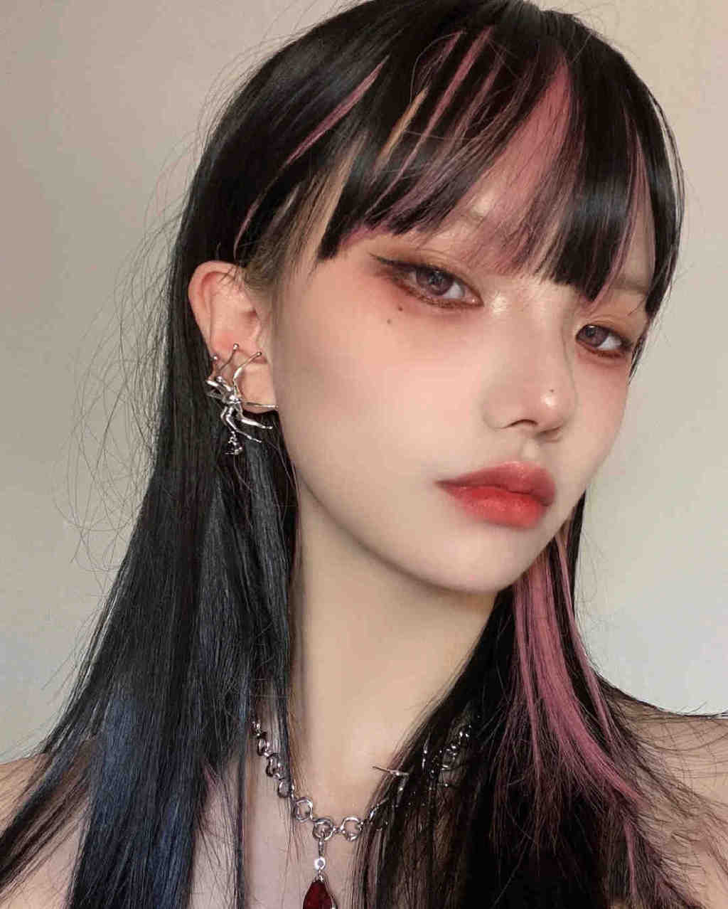 法式刘海漂染蓝色,法式八字刘海染什么色好看