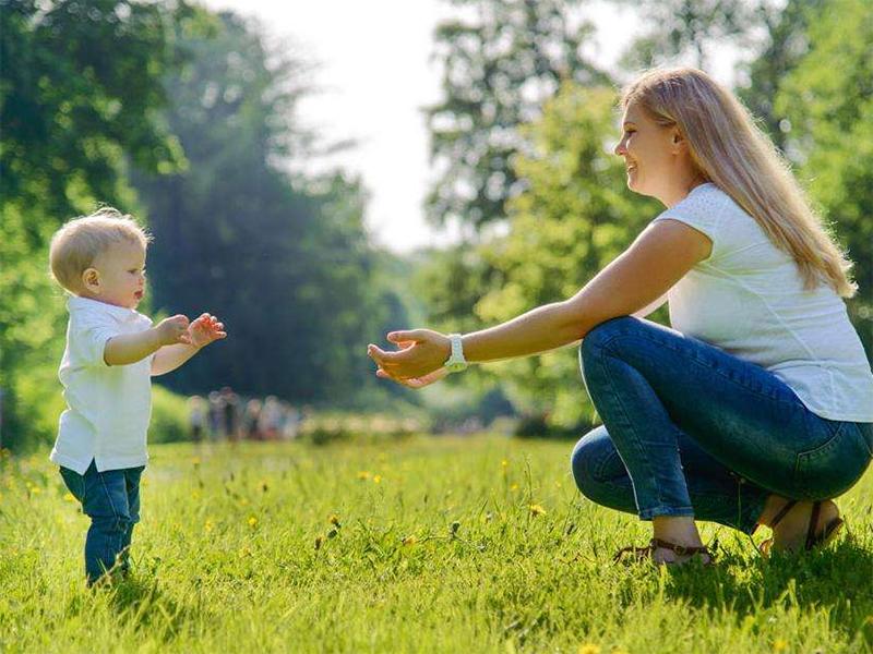 3岁女孩跟妈妈共浴盆洗澡，第二天说尿尿疼，妈妈检查当场就懵了