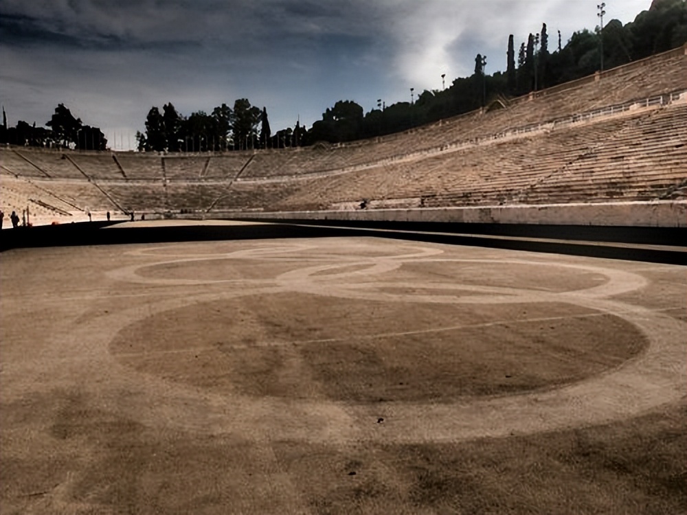 鸟巢耗时几年修建成功,15年耗资100亿美元