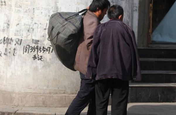 贵州“得道飞仙案”：男干部受*子骗**蛊惑，害死7条命后遁水招魂